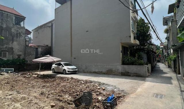 Bán nhanh 30m2 đất tổ 12, sau trường C3 Thạch Bàn, cách 1 nhà ra ô tô - 1,95 tỷ