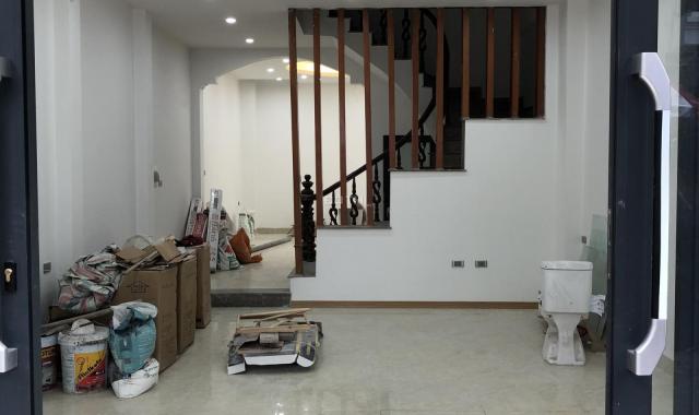 Cần bán gấp nhà phố Thanh Am, 60 m2, 4T, MT 5 m, chỉ nhỉnh 8 tỷ