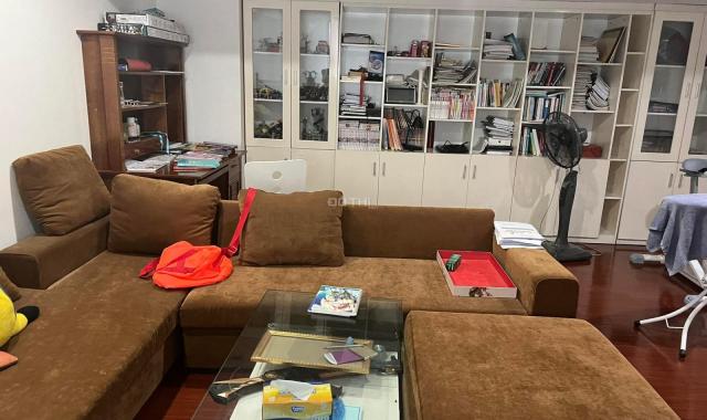 Bán chung cư 671 Hoàng Hoa Thám, Ba Đình: 200m2 x 2 tầng, 4PN 4VS, giá: 7,99 tỷ, LH: 0904.768.468