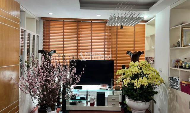Bán chung cư 671 Hoàng Hoa Thám, Ba Đình: 200m2 x 2 tầng, 4PN 4VS, giá: 7,99 tỷ, LH: 0904.768.468