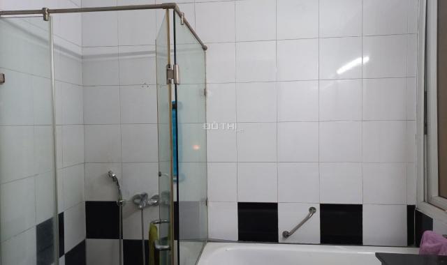 Bán nhà mặt phố, Đống Đa gần Quốc Tử Giám, 52m2, MT 5.3m, nhỉnh 18 tỷ. 0906626679