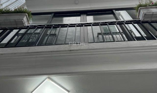 Bán nhà Ngọc Thụy 31m2 x 5 tầng, ngõ 2,2m gần cầu Long Biên sang nội thành chỉ 10 phút