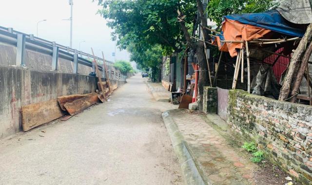 Bán nhà c4 - MT rộng - ngõ nông - giá 3,7 tỷ - Nhật Tảo