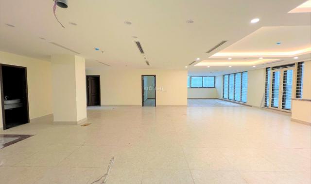 Bán nhà Hoàng Quốc Việt, PH tòa nhà văn phòng: 220m2 - phù hợp xây 9T Mt 10m: 48 tỷ