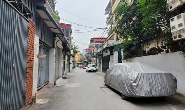 Bán nhà phố Gia Quất, Quận Long Biên - mặt ngõ ô tô tránh, dừng đỗ ngày đêm - gần trường gần chợ