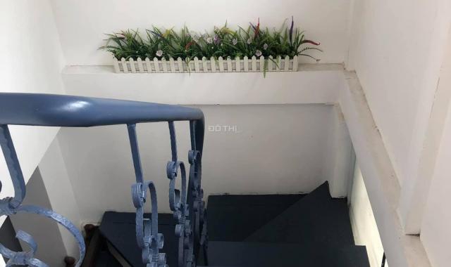 Bán nhà đầu ngõ Hoàng Hoa Thám, giá 2.3 tỷ, 23m2 x 2T, ngõ gần
