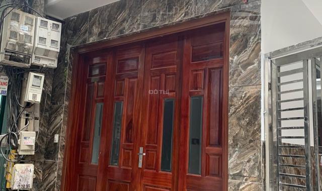 Bán nhà đầu ngõ Hoàng Hoa Thám, giá 2.3 tỷ, 23m2 x 2T, ngõ gần