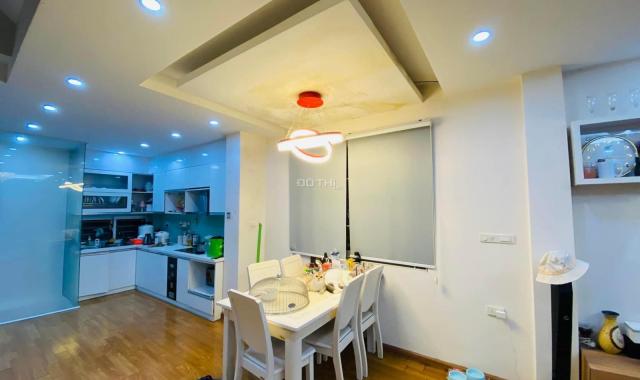 Bán nhà lô góc PL Giảng Võ ô tô 7 chỗ vào nhà, ngõ thông DT 90m2 giá 17 tỷ