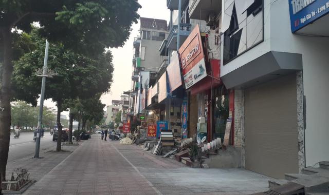Cực hiếm, nhà mặt phố Ngô Gia Tự, vị trí đẹp, vỉa hè rộng, mặt tiền 9m