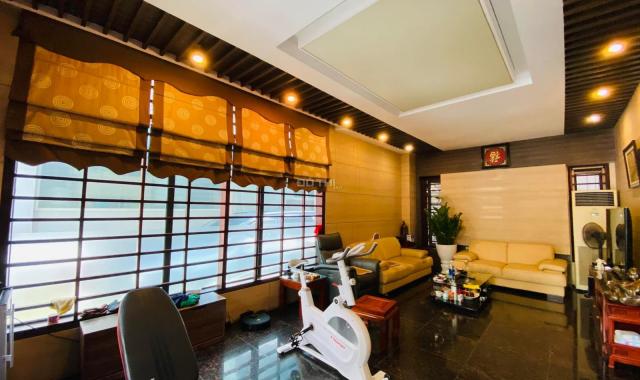 Bán nhà Huỳnh Thúc Kháng vỉa hè KD, view công viên 55m2, giá 12,8 tỷ