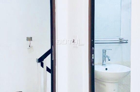 Bán nhà Việt Hưng, hàng xóm Vinhomes 37m2 xây 5 tầng duy nhất chỉ còn 1 căn có 25m2 cổng riêng