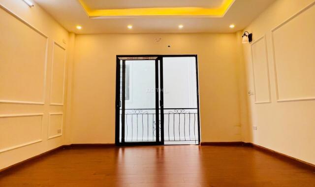 Bán nhà Bát Khối Cự Khối Long Biên 32m2 5 tầng 2.8 tỷ bao sang tên. LH 0936069841 để chọn căn đẹp