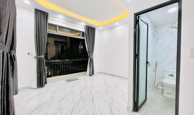 Chủ ngộp bán gấp nhà mới tinh Phan Văn Trị, Bình Thạnh, hẻm 6m, siêu tiện ích, không có căn thứ 2