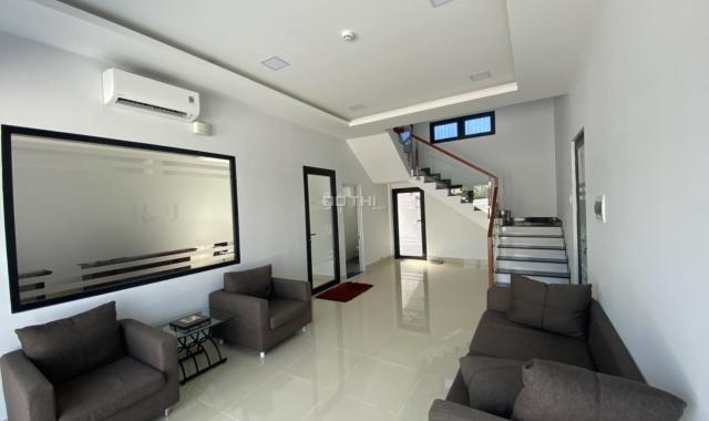 Bán xưởng 3000m2 trong DT tổng 5000m2 khu KCN Tân Đô, Đức Hòa, Long An