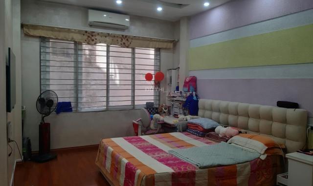 Bán nhà Nhân Chính, Thanh Xuân, 40m2, 5T, 5m ra ô tô, thoáng, ở ngay, 4.8 tỷ