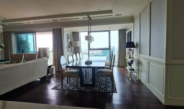 Chính chủ cần bán căn hộ Vincom Đồng Khởi, 4 phòng ngủ, full nội thất Châu Âu, view sông, Bitexco