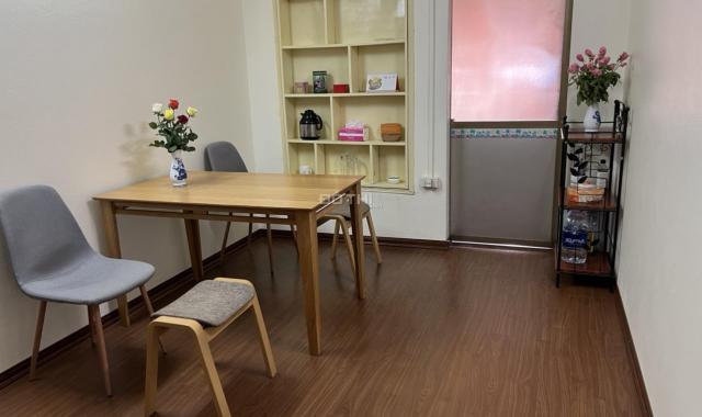 Chính chủ cho thuê căn hộ mới sửa tại E6 khu tập thể Quỳnh Mai, nội thất đầy đủ LH: 0974799178