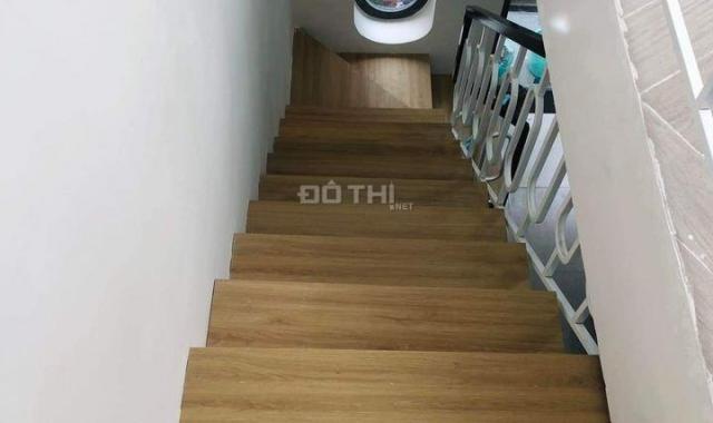 Bán nhà phân lô Lạc Trung, 35m2 x 5 tầng, ô tô đỗ cửa, tặng nội thất