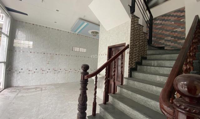 Cho thuê nhà 2 lầu mặt tiền đường 3/2 Cần Thơ, nhà gần ngã tư Nguyễn Văn Linh, giá 25 triệu/tháng