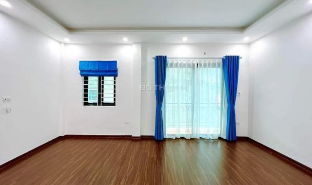 Đi ngõ 118 Nguyễn Khánh Toàn, nhà mới hoàn thiện, phân lô, gara oto, 7T, thang máy, 46m2 giá 9.2 tỷ