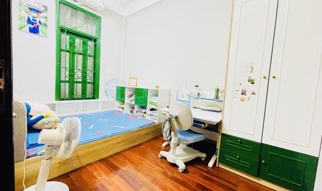 Cần bán gấp siêu phẩm phân lô Phan Văn Trường 50m2, 5T, 2 thoáng, vỉa hè ô tô tránh, 10.5 tỷ