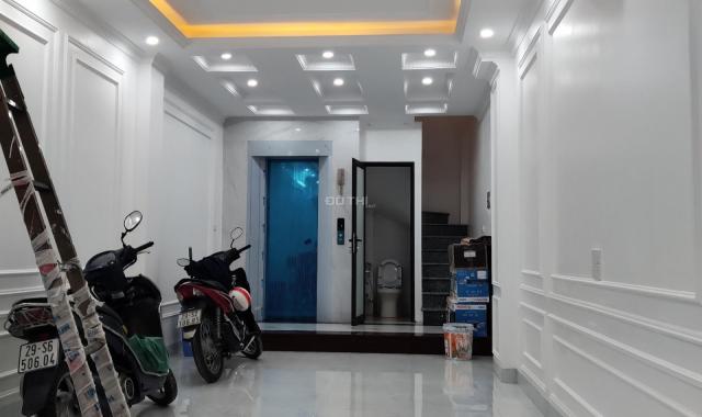 Chính chủ cần bán nhà ngõ 381 phố Nguyễn Khang dt 40 m2 x 6 t thang máy giá 8,6 tỷ