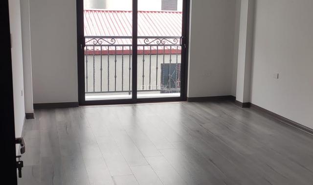 Bán nhà 18 ngõ 75/38 Vĩnh Phúc Hoàng Hoa Thám, ngõ ba gác, nhà mới DT: 30m2/5 tầng/4,1 tỷ