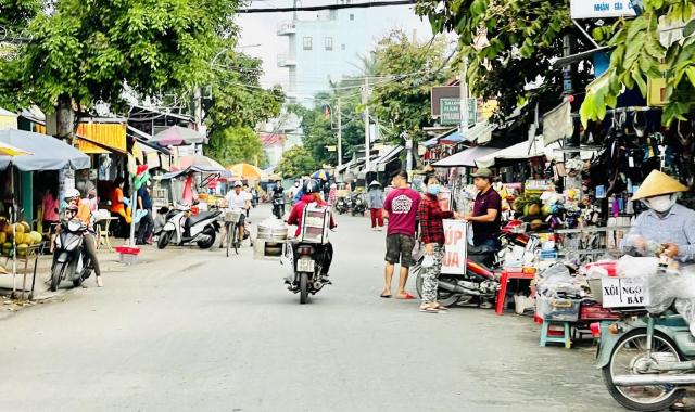 Bán lô đất 55m2 tọa lạc trên đại lộ Võ Văn Kiệt. Gần chợ hồ Ngọc Lãm, sổ hồng có sẵn xây dựng tự do