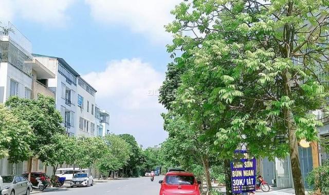 Bán phân lô - vỉa hè ô tô tránh - kinh doanh - KĐT Văn Quán - 100m2 4 tầng lô góc 17 tỷ