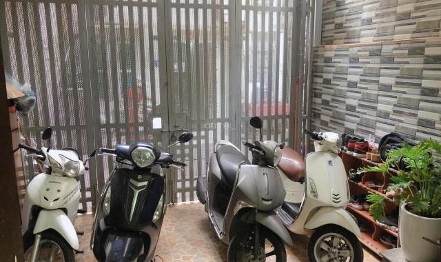 Bán nhà Trương Định, nhà dân xây, có sân để xe máy, 5 tầng, giá 5.01 tỷ