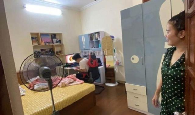 Cho thuê nhà 238 Hoàng Quốc Việt 6T x 51m2 ở làm VP, bán hàng online