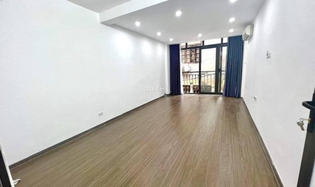 Bán gấp nhà Cát Linh, Đống Đa 45m2, 3T, nhà đẹp ở luôn, lên tầng thoải mái, 5.7 tỷ