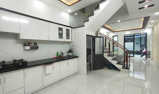 Bán nhà phố Đại La, 39m2, SH quay đầu trước nhà, nhà mới, nhỉnh 3 tỷ