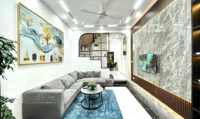 Bán nhà Minh Khai, 42m2, ngõ ba gác, tặng nội thất, sang tên, nhỉnh 3 tỷ