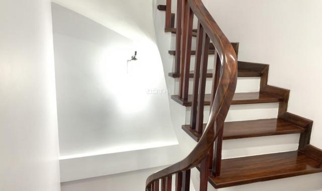 Bán nhà ngõ 376 đường Bưởi, Vĩnh Phúc, Ba Đình 40m2 xây 5 tầng mới, cách đường ô tô 5m giá 5,1 tỷ