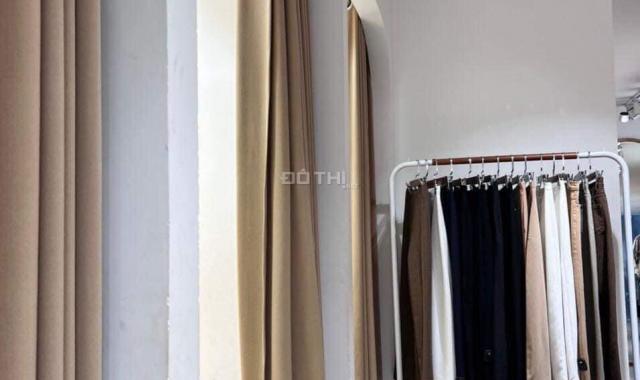 Mặt phố Bà Triệu 39m2x4 tầng, giá: 25,8 tỷ quận Hai Bà Trưng, đang cho Shop thuê được 80 tr/th