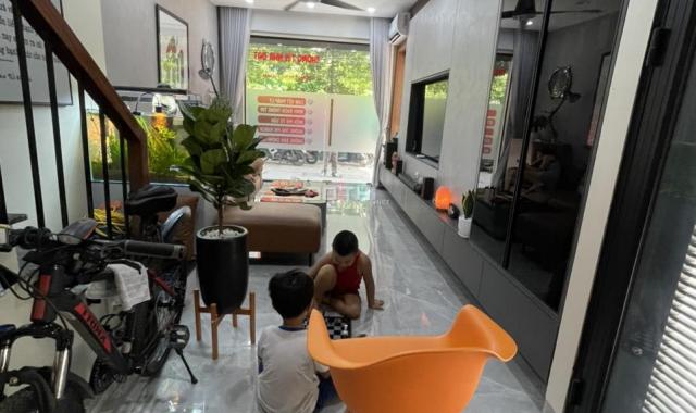 Nhà mới đẹp lô góc kinh doanh - vỉa hè ô tô 50m2. 5 tầng, giá hơn 9 tỷ