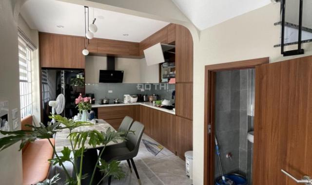 Nhà mới đẹp lô góc kinh doanh - vỉa hè ô tô 50m2. 5 tầng, giá hơn 9 tỷ