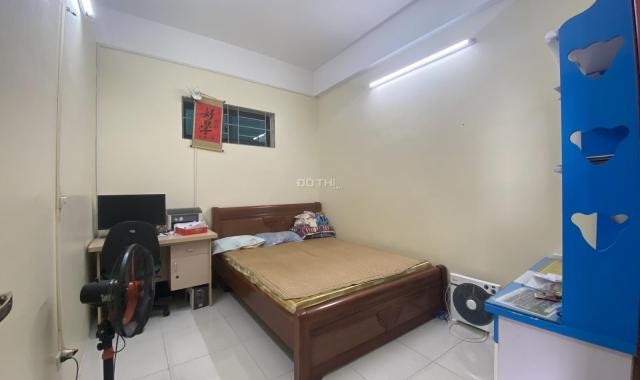 Cần bán căn 3 phòng ngủ quận Hoàng Mai giáp Thanh Xuân, giá 24 triệu/m2, sổ đỏ chính chủ