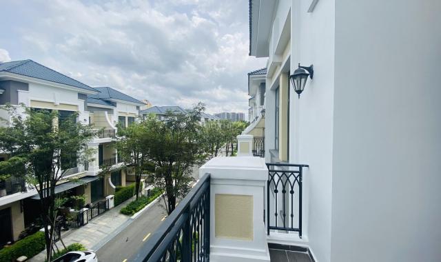 Chính chủ bán căn Verosa Park Khang Điền E50 khu Green 6x17m, có sẵn gói nội thất 2 tỷ