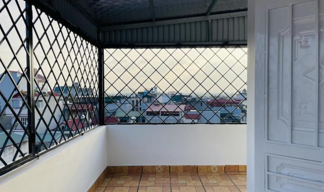 Bán nhà Phúc Đồng - Nguyễn Lam 38m2 * 6 tầng hướng Đông Nam gara ôtô trong