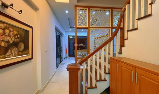 Bán nhà chính chủ phân lô gara ô tô đường 800A Cầu Giấy 58m2 5 tầng, mặt tiền 4,3m giá 12,8 tỷ