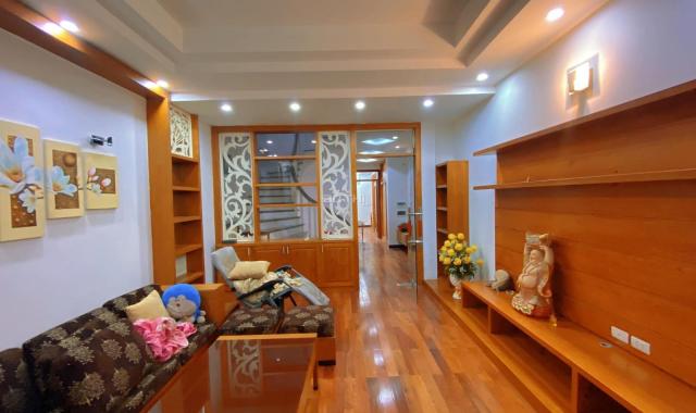 Bán nhà chính chủ phân lô gara ô tô đường 800A Cầu Giấy 58m2 5 tầng, mặt tiền 4,3m giá 12,8 tỷ