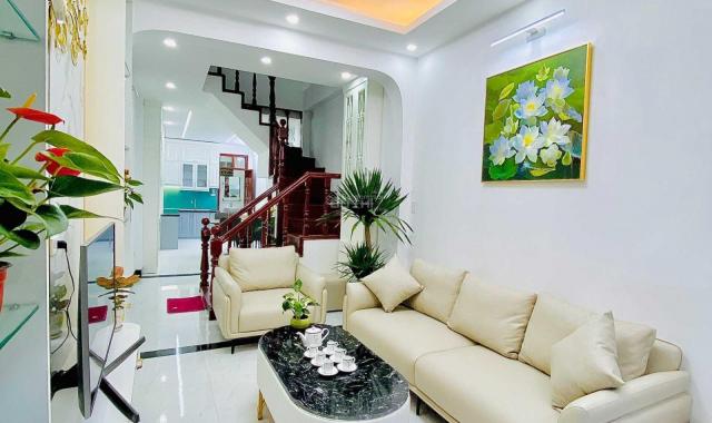 Chính chủ bán nhà ngõ 164 Vương Thừa Vũ, cách ô tô 15m, DT 50m2, 4 tầng, 5 PN full nội thất mới xịn