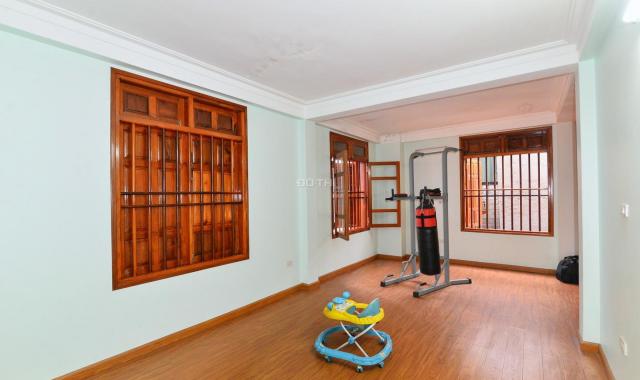 Bán nhà gara ô tô Nghĩa Dũng, Ba Đình, DT: 40m2, giá 5,96 tỷ