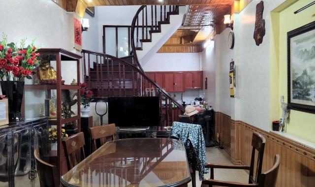 Nhà Nguyễn Đình Hoàn, DT 68m2, 5T - 10m ô tô tránh đỗ - 7 phòng vuông đẹp, giá 5.9 tỷ