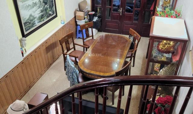 Nhà Nguyễn Đình Hoàn, DT 68m2, 5T - 10m ô tô tránh đỗ - 7 phòng vuông đẹp, giá 5.9 tỷ