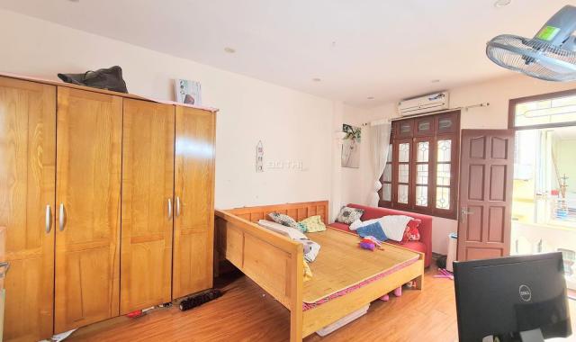 Bán nhà phố Nguyễn Thái Học vỉa hè rộng 155m2 MT 7m KD tốt, giá 36 tỷ