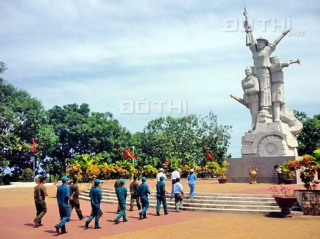 Đất bác hàng xóm nhờ bán để đi nước ngoài