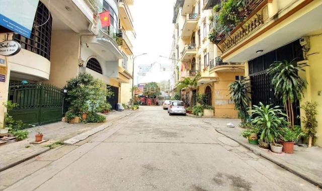 Cần bán nhà phố Trần Đại Nghĩa, DT: 80m2, 6 tầng, MT 5m, giá 15.8 tỷ. Liên hệ: 0986896619